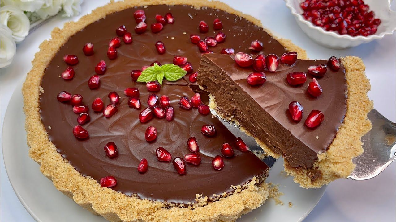 طرز تهیه تارت شکلاتی انار، یک دسر خوشمزه مخصوص شب یلدا